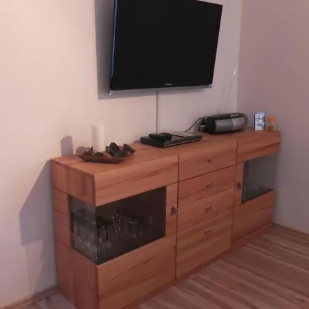 Mit Balkon Und Schoener Fernsicht By Interhome شقة